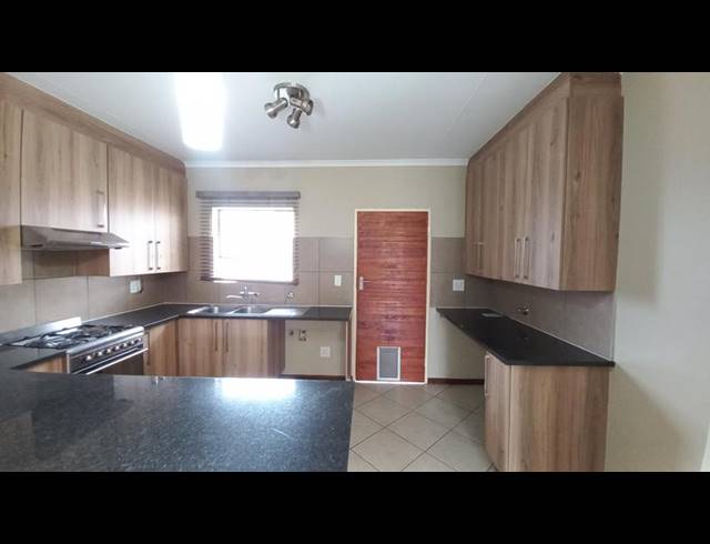 3 BEDROOM PROPERTY TO RENT IN MONAVONI